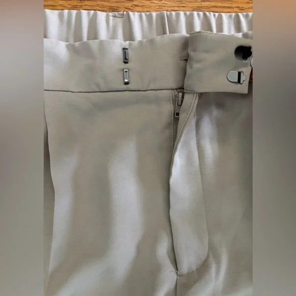 a new day Pants Women’s 17 Beige/Rapid Rock Wide Leg Pleated Slacks Pockets New - Picture 4 of 9